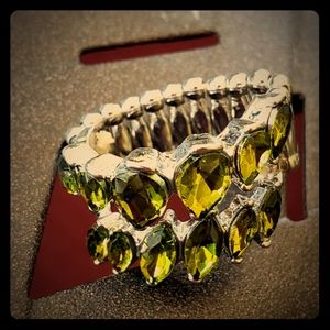 🍍 3 for $10!! 🍍 Silver/green stretchy ring